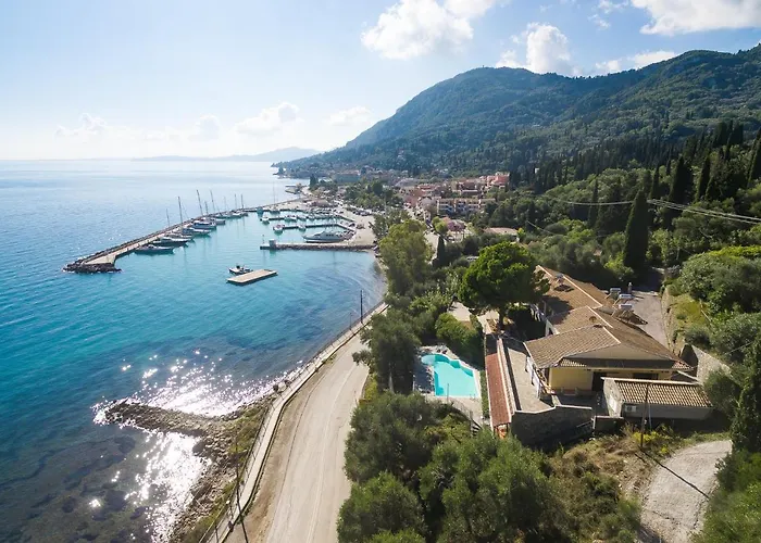 迪米特拉公寓 *