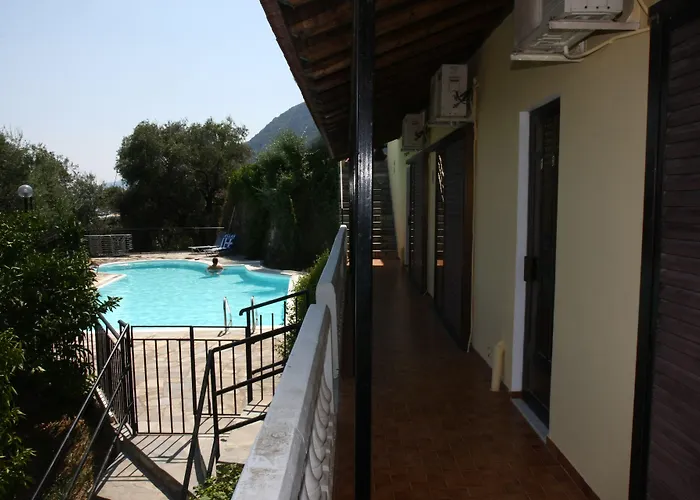 迪米特拉公寓 * 贝尼蔡斯